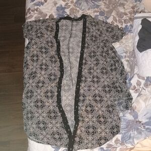 Torrid Black and White Floral Kimono